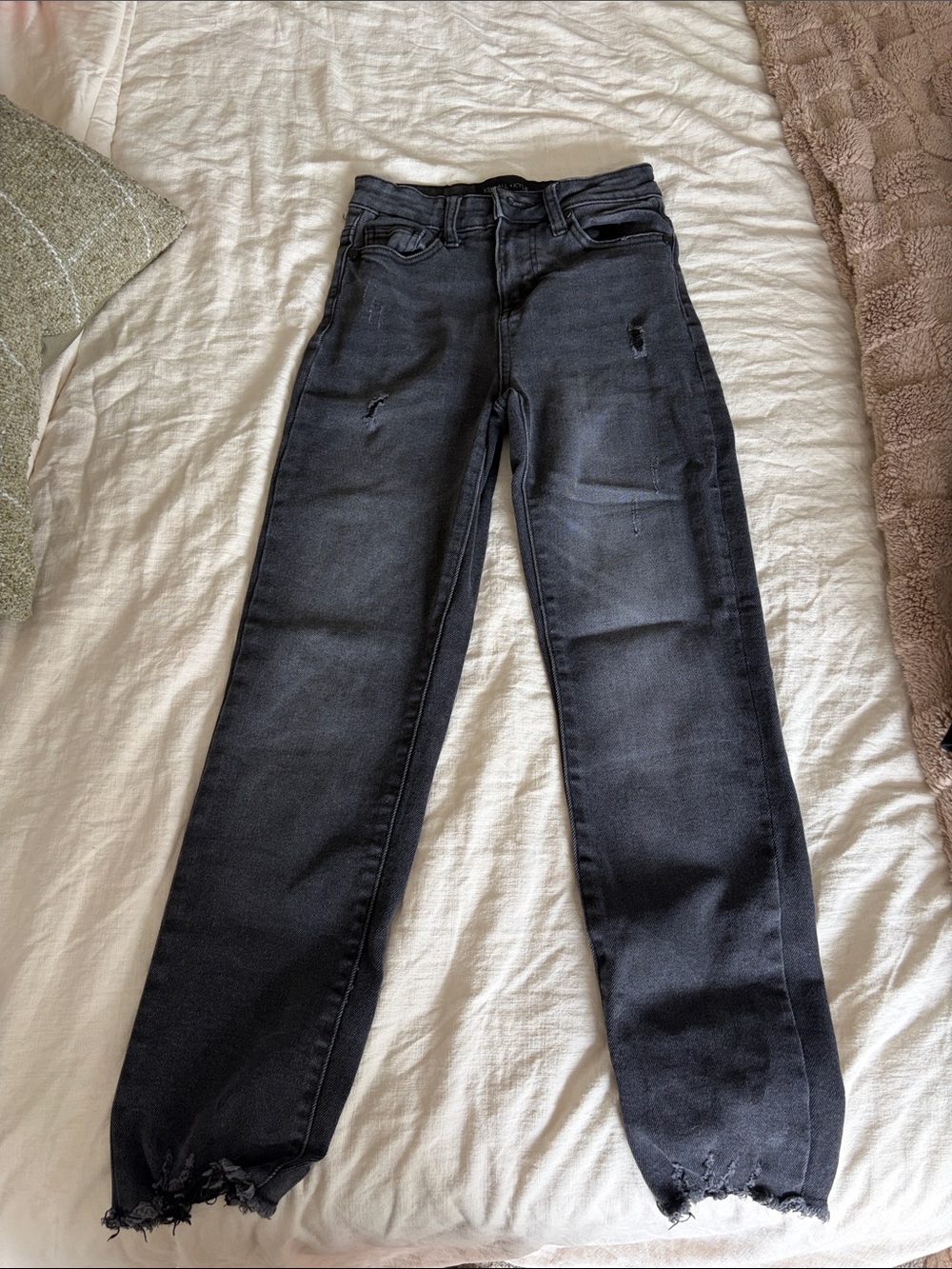 High-Waist Black Women’s Jeans with Distressed Hem